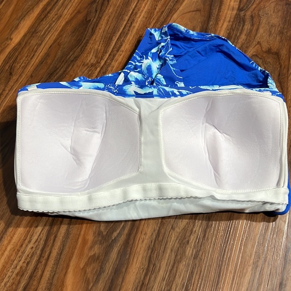 Tommy Bahama Scrolls Shirred Bandeau - Picture 14 of 16